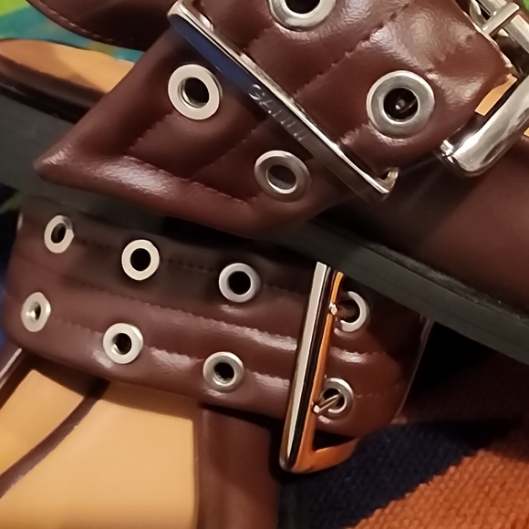 Ganni - Picture 2 of 5